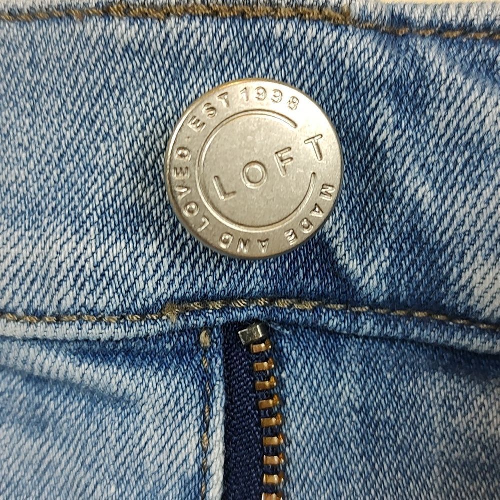 LOFT 4" Denim Short - Picture 4 of 10